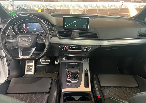 Audi Q5 cena 148000 przebieg: 135563, rok produkcji 2017 z Andrychów małe 742